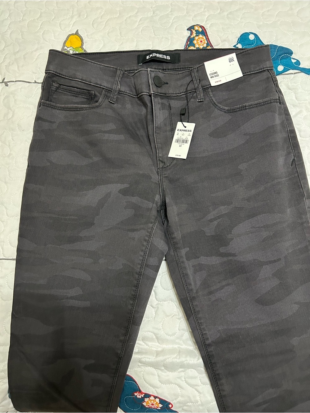 Express women’s  Gray Camo Slim Jeans